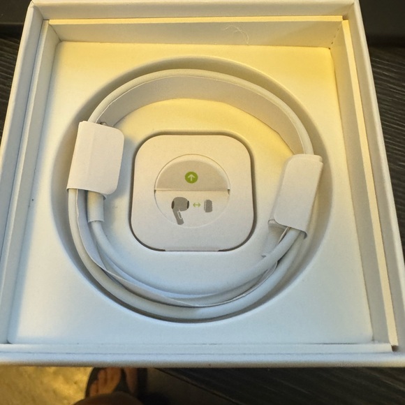 AirPod pros first generation - Picture 6 of 9